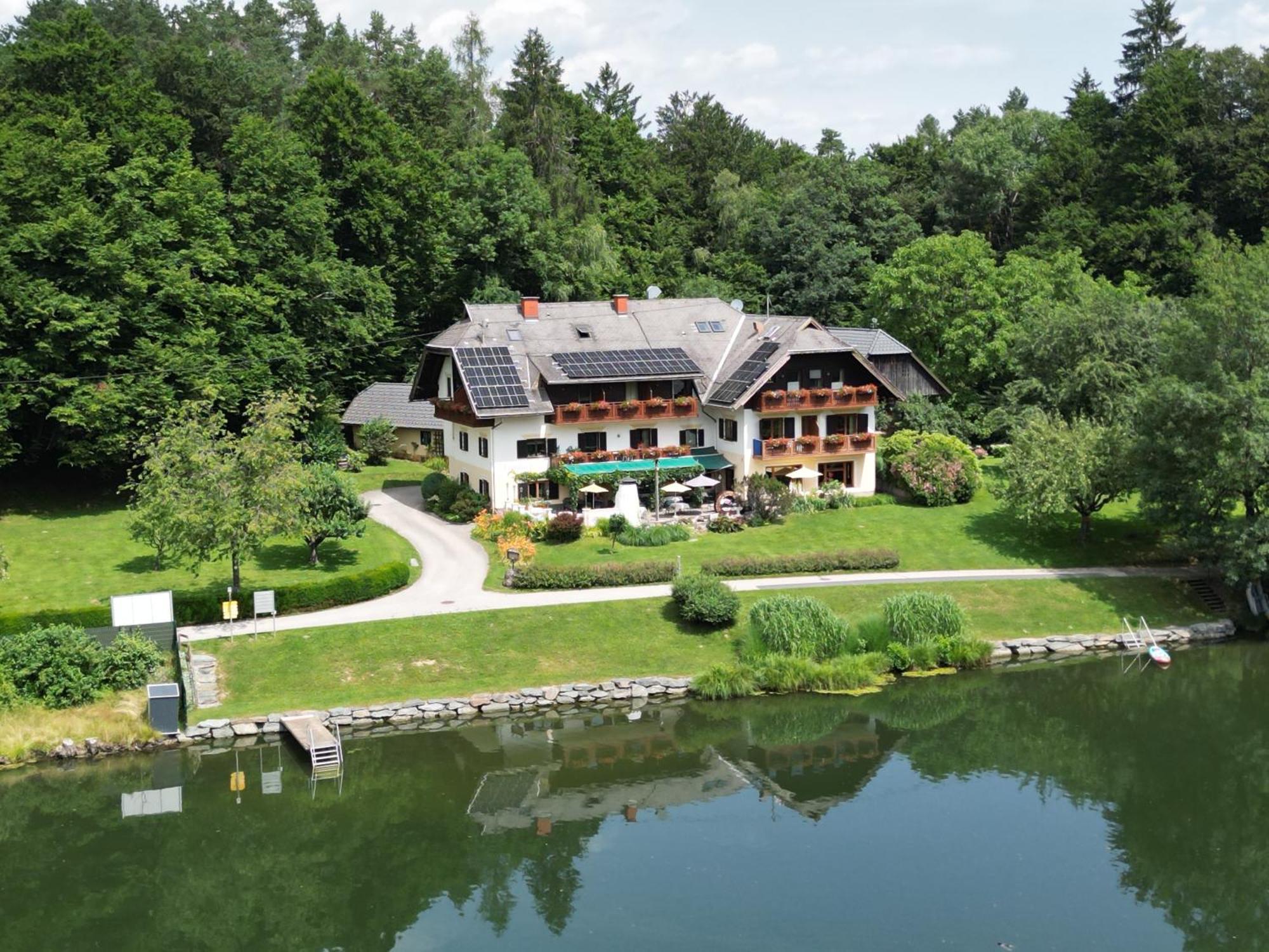 Landgasthof Trattnig Schiefling am See Exterior photo
