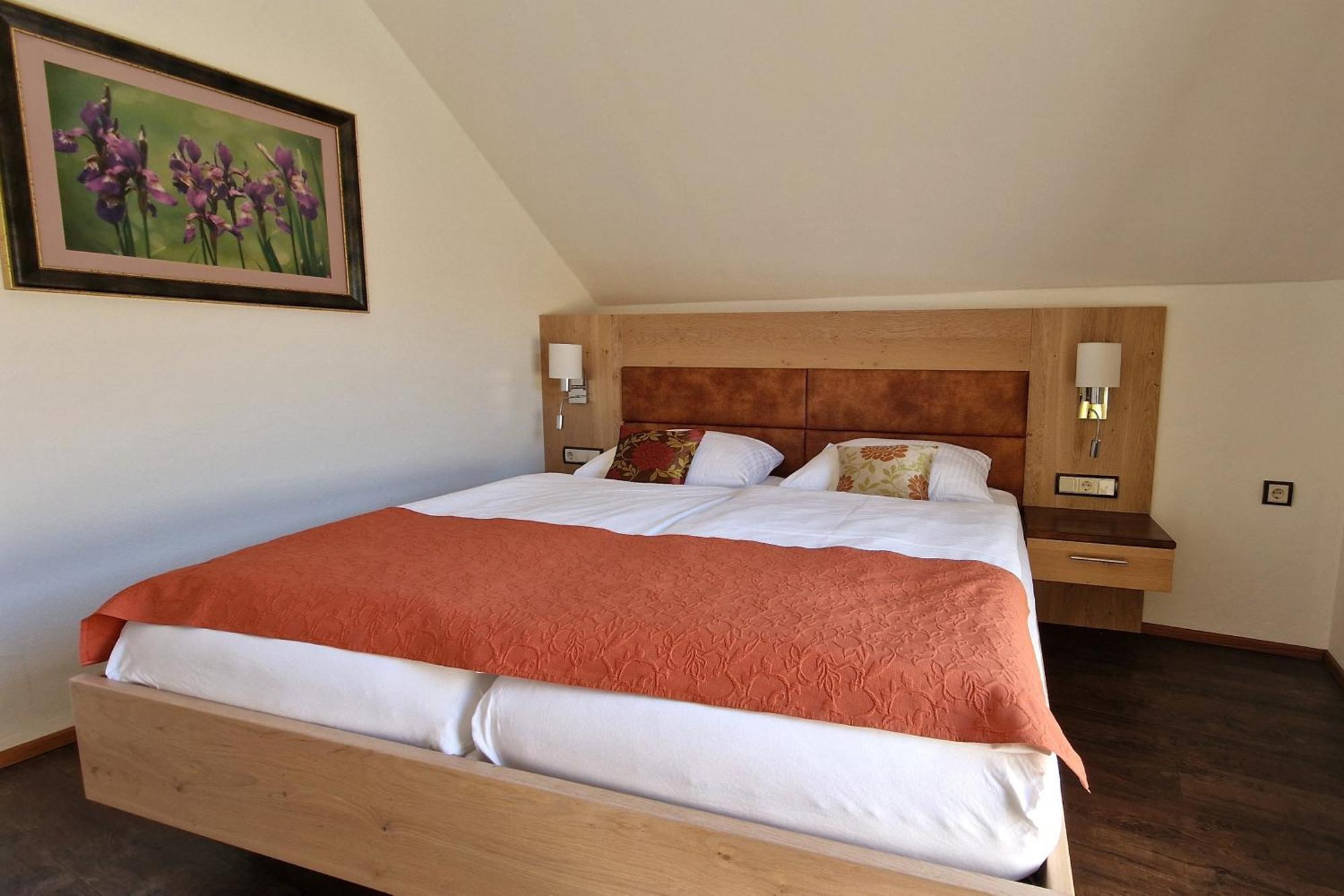Landgasthof Trattnig Schiefling am See Room photo