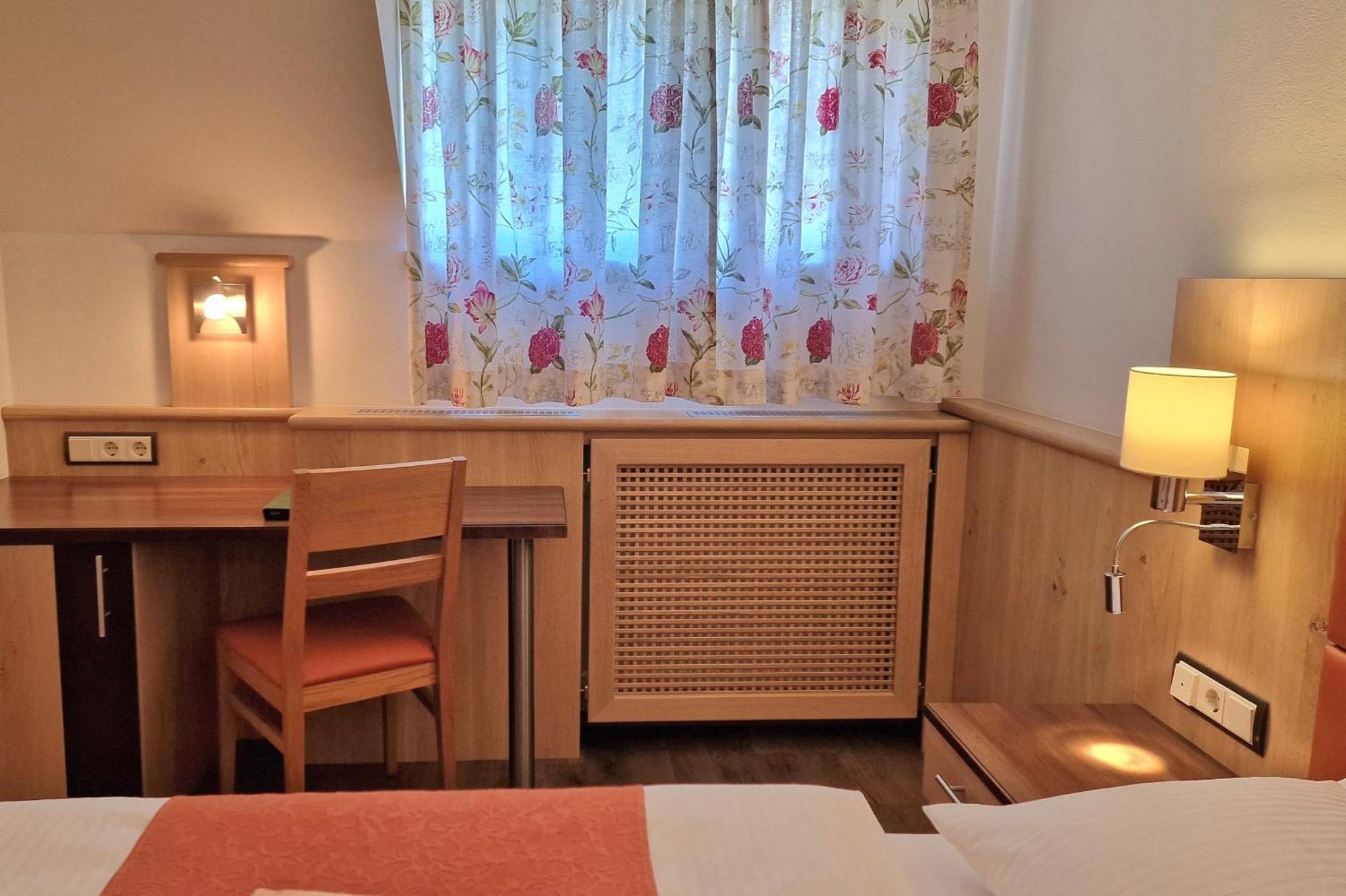 Landgasthof Trattnig Schiefling am See Room photo